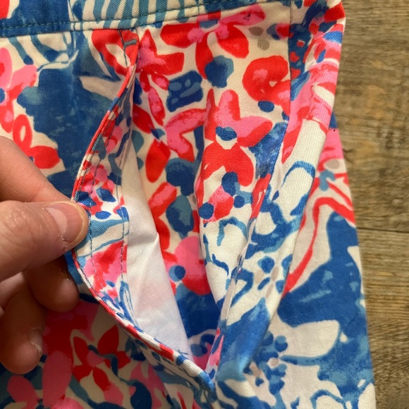 Lilly Pulitzer red white and blue pop pop printed buttercup scalloped shorts - Picture 5 of 13